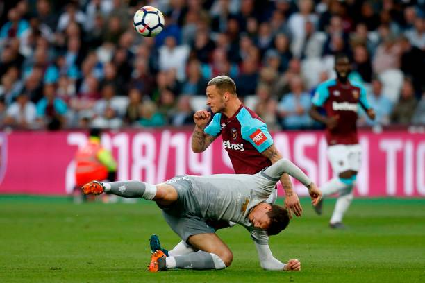 的神勇表现 的神勇表现